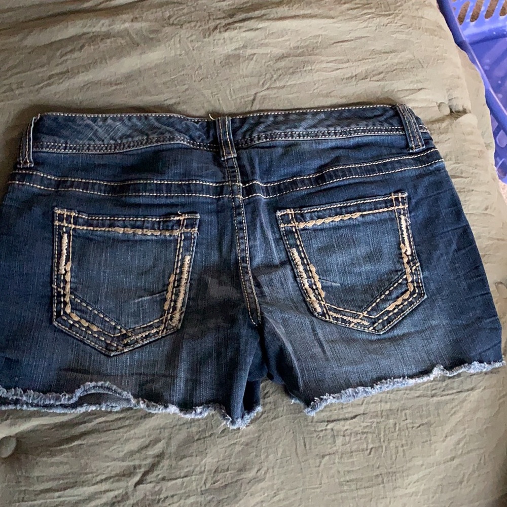 Shorts - Picture 3 of 3